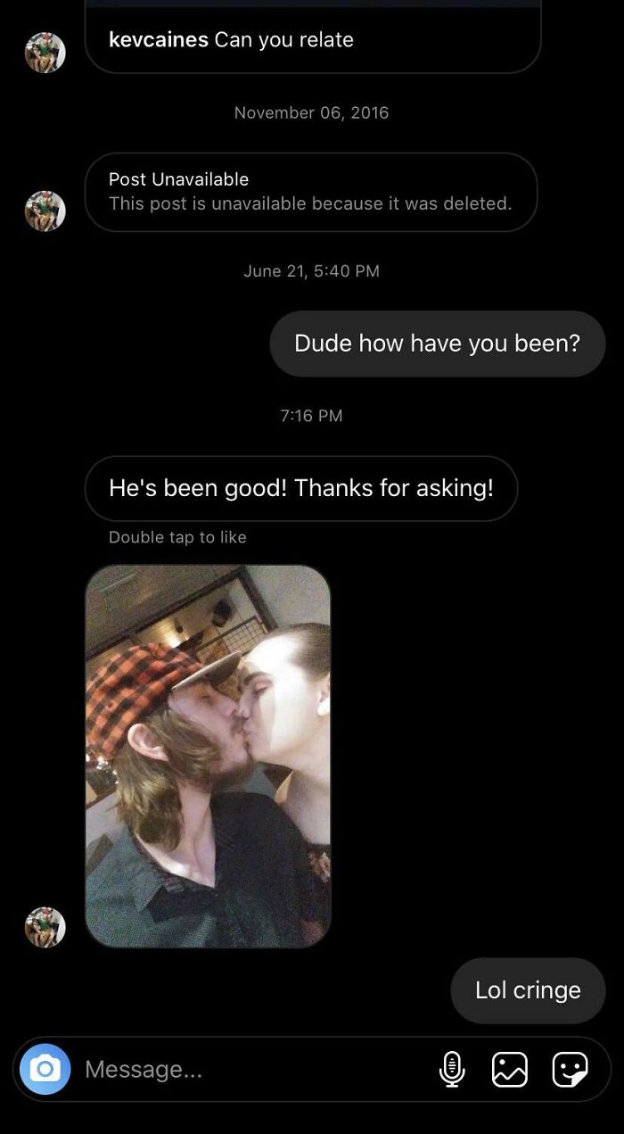 Screenshot of an unhinged conversation with a photo included, illustrating bizarre things women said online.