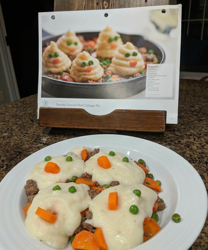 Halloween fails shown by a homemade spooky ground beef cottage pie missing key decorative details.