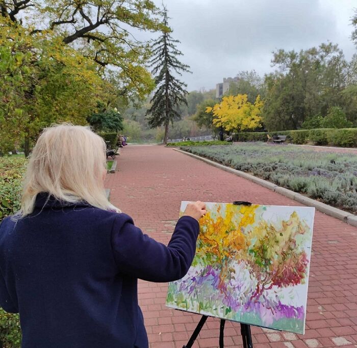 Painting On The Edge: Creating Art In The Frontline Zone Of Ukraine