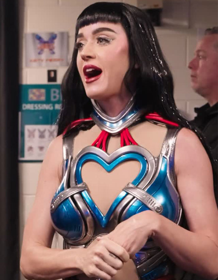 &ldquo;Having A Midlife Crisis&rdquo;: Fans Furious After Katy Perry Hurls Her Birthday Cake At Crew Members