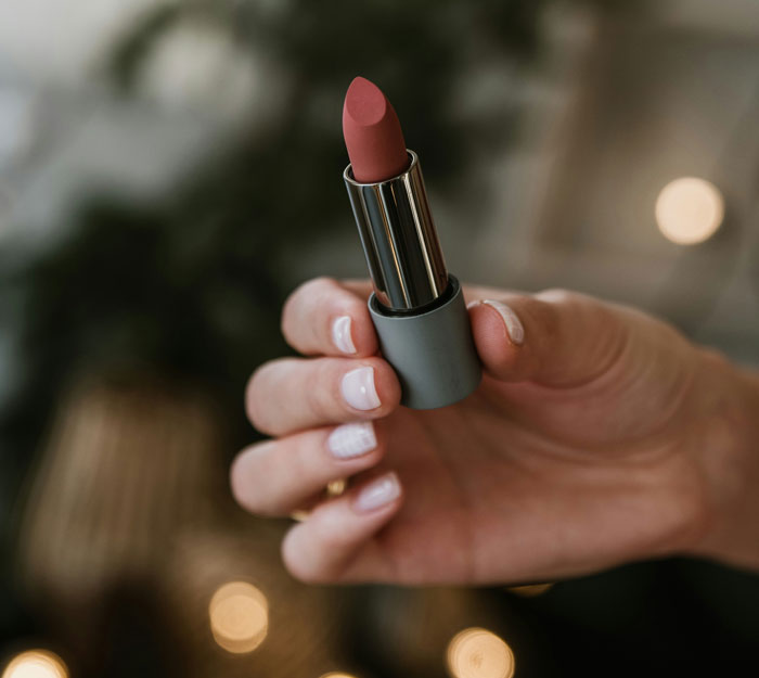 “He Went To Therapy”: 42 Daycare Workers Share The Shocking Family Secrets They Heard