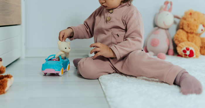 “He Went To Therapy”: 42 Daycare Workers Share The Shocking Family Secrets They Heard