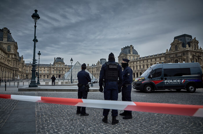 Two Arrested In $100M Louvre Jewel Heist, One Tried To Make A Run For It At The Airport