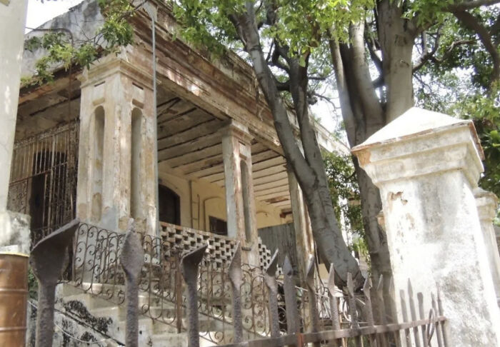 In Honor Of Spooky Season And My Questionable Travel Choices, I Went Solo To 3 Ghostly Resort Towns