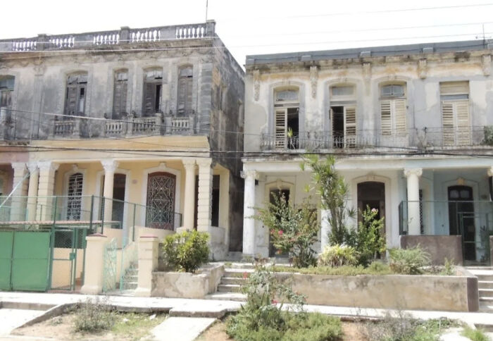 In Honor Of Spooky Season And My Questionable Travel Choices, I Went Solo To 3 Ghostly Resort Towns