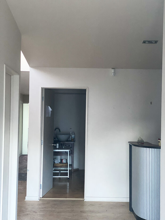 Inside New Zealand's Abandoned Waiwera Hot Pools: A Forgotten Water Park Frozen In Time Inside New Zealand's Abandoned Waiwera Hot Pools: A Forgotten Water Park Frozen In Time