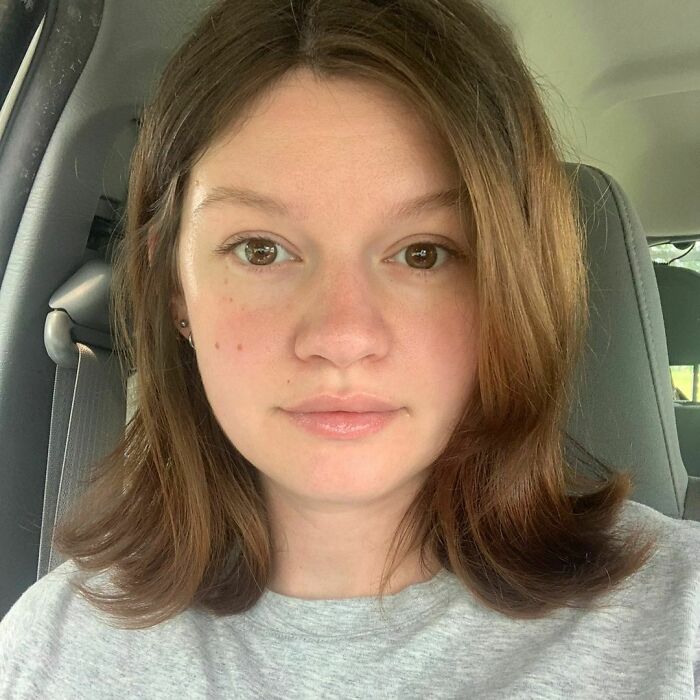 Young mom in a car selfie who recently delivered a baby that broke a hospital record and went viral online. Young mom in a car selfie who recently delivered a baby that broke a hospital record and went viral online.