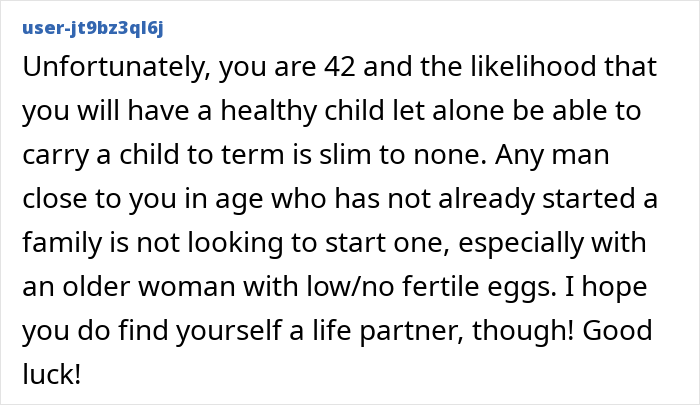 Text post showing a user commenting on fertility challenges and relationship advice for a 42-year-old woman.
