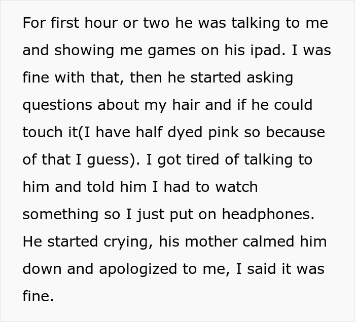 Teen refuses to entertain stranger&rsquo;s kid on flight, wears headphones, and gets apologized to by the mom after child cries.