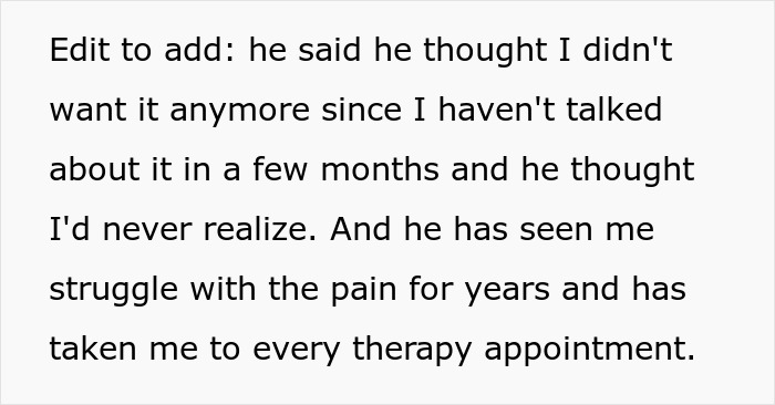 Text on screen discussing pain struggles and therapy appointments related to woman&rsquo;s dream of having tummy tuck.