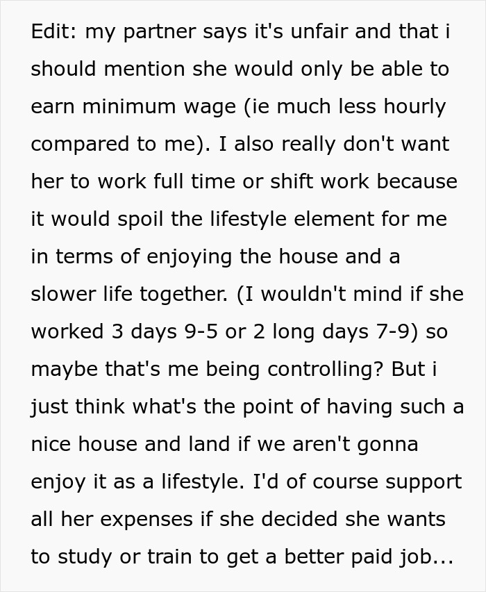 Text discussing a woman refusing to contribute to bills after her boyfriend invests $600K in a house, debating fairness and lifestyle.