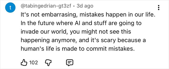 Social media comment discussing Miss Panama's painfully awkward onstage fail and viewers' mortified reactions.