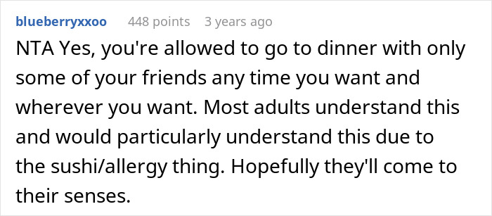 Comment on a forum about a woman inviting only some members of her friend group for dinner and social boundaries.
