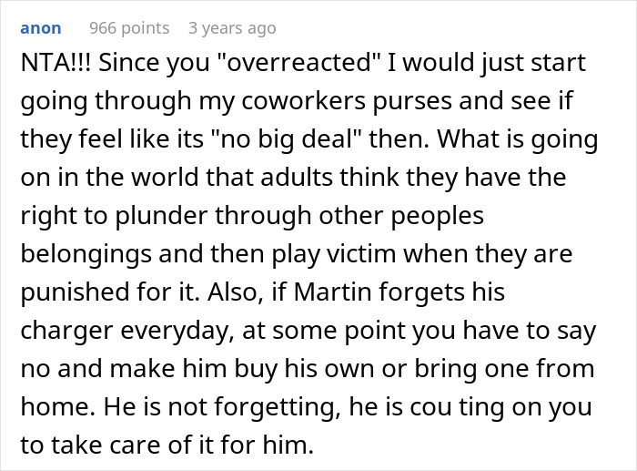 Text post describing a coworker snooping in a woman's purse and facing trouble after she reports him.