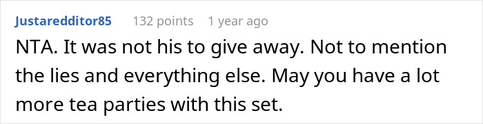 Screenshot of a Reddit comment discussing a man ruining his marriage by stealing his wife&rsquo;s tea set and giving it to his niece.