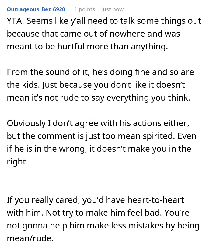 Text conversation discussing a woman calling out her brother for having four kids with four different women.