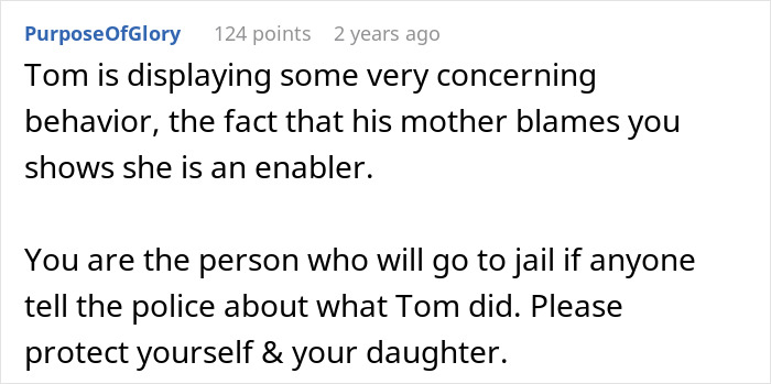 Screenshot of online advice warning about an 11-year-old's concerning behavior around stepsister who just gave birth.