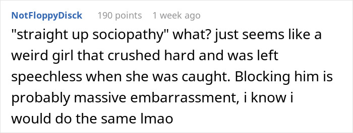 Reddit comment discussing a creepy discovery of hundreds of photos secretly taken by a girlfriend after five weeks of dating.