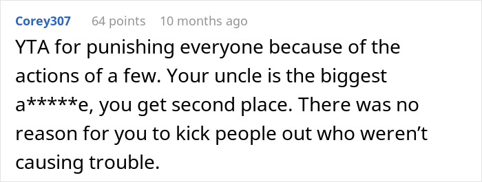Comment criticizing woman for kicking entire family out of Thanksgiving dinner due to conservative uncle's actions.
