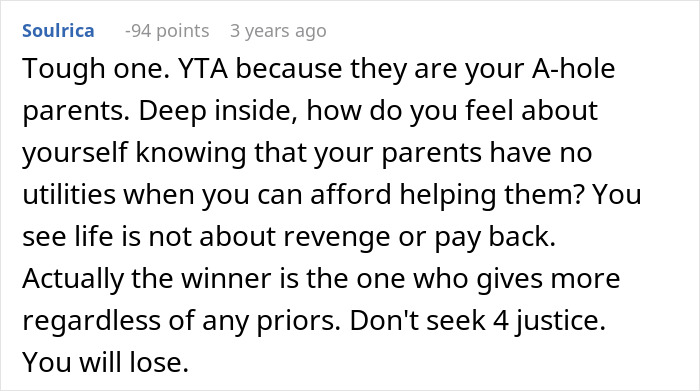 Reddit comment discussing parents&rsquo; blatant favoritism and the son refusing to help them despite affordable support.