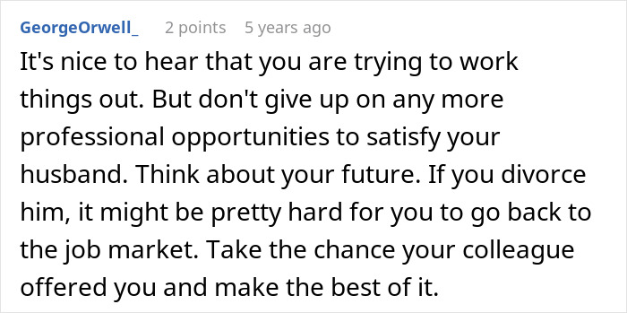 Screenshot of an online comment advising a woman on her dream of having a tummy tuck after her husband steals her savings.