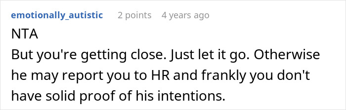 Screenshot of a forum comment where a user advises against forgiving an ex-friend accused of stealing $40.