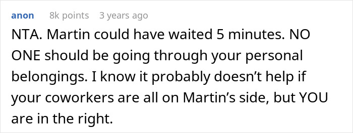 Screenshot of a Reddit comment discussing a coworker snooping in a woman&rsquo;s purse and the consequences he faced.