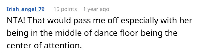 Screenshot of online comment reacting to bride horrified as cousin wears long white dress to wedding with mom&rsquo;s approval.