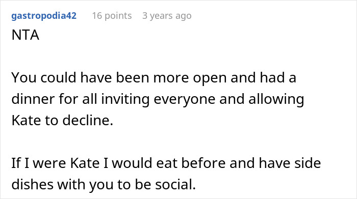 Woman inviting select members of friend group for dinner, discovering she can&rsquo;t exclude others socially.