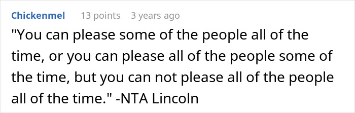 Screenshot of a Reddit comment discussing a woman inviting only some members of her friend group for dinner.