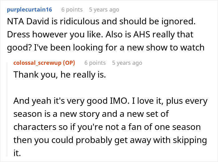 Reddit conversation showing a guy uncomfortable with girlfriend&rsquo;s friends&rsquo; Halloween costume, highlighting fragile masculinity issues.