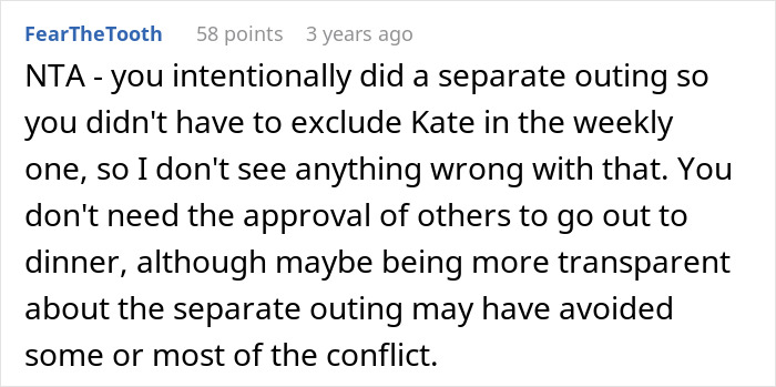 Comment on woman inviting some friend group members for dinner, discussing exclusion and social conflict resolution.