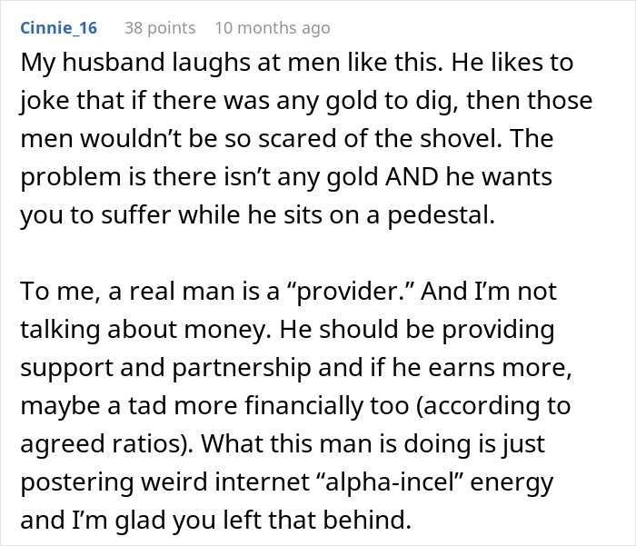 Comment discussing a woman called a gold digger for wanting fair chores, leaving boyfriend as he begs for rent money.