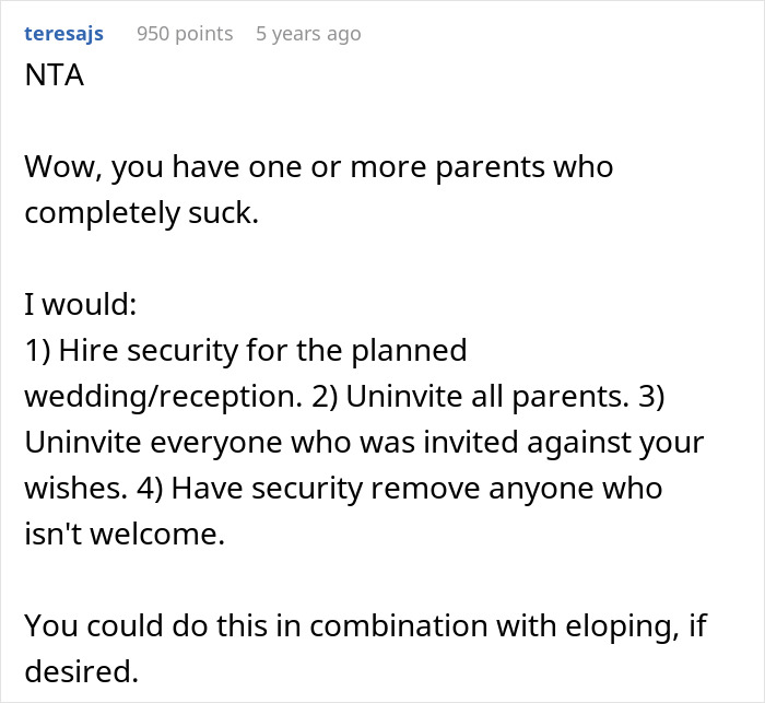 Screenshot of a forum comment suggesting security and uninviting parents after couple&rsquo;s wedding sabotage by parents.