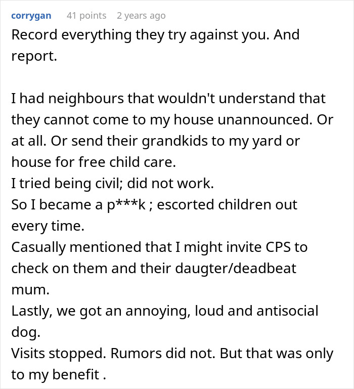 Text post about dealing with difficult neighbors who ignore boundaries, prompting a man to turn on Karen mode to protect his property.