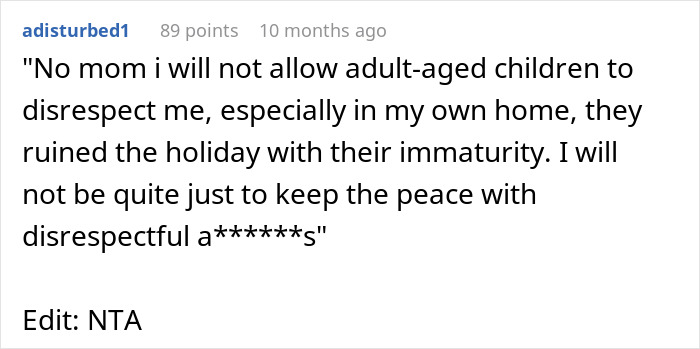 Text post discussing woman frustrated with conservative uncle, leading to kicking family out of Thanksgiving dinner.