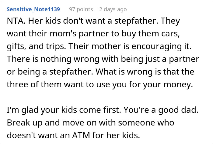 Screenshot of Reddit comment discussing guy refusing to be stepfather due to fianc&eacute;e&rsquo;s kids wanting cool gifts and money.
