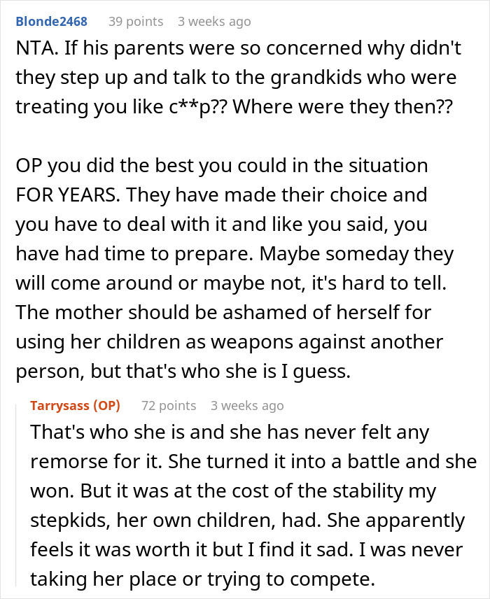 Screenshot of a Reddit conversation discussing a mom poisoning her kids against their stepmom, causing lasting family resentment.