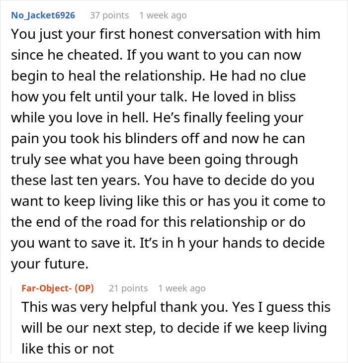 Alt text: Online conversation about heartbroken woman dealing with hubby&rsquo;s affair and emotional healing process.