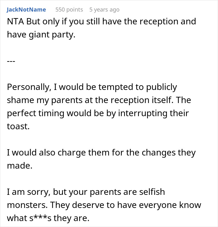 Reddit comment discussing a couple dealing with wedding sabotage by parents days before the ceremony.