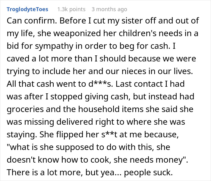 Reddit user shares experience of friend upset about favor offered instead of cash in a financial help disagreement.