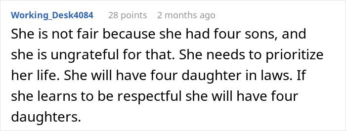 Comment discussing a woman obsessed with being a bonus mom and her challenges with stepdaughter acceptance.