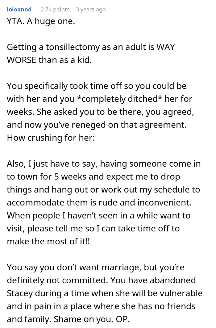 Reddit comment criticizing boyfriend for abandoning girlfriend during surgery and surprise family visit drama.