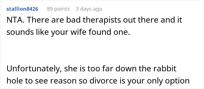 Screenshot of a Reddit comment discussing issues with a therapist and suggesting divorce as the only option.