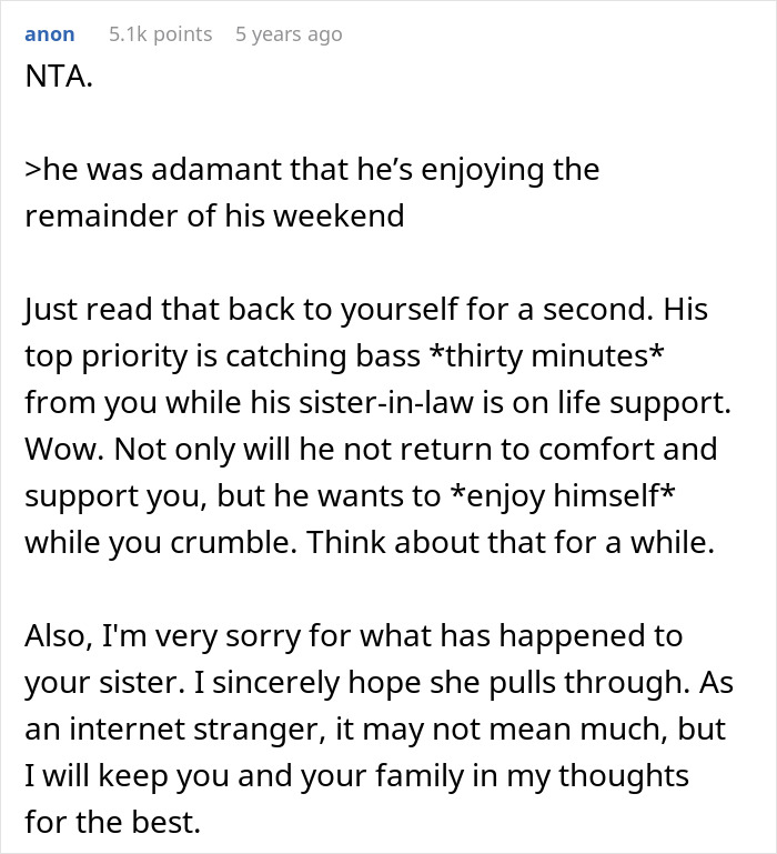 Text from online forum post about a guy using boys trip as a disguise for affair, refusing to come home during family emergency.