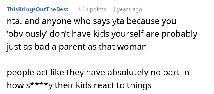 Screenshot of a Reddit comment discussing a passenger confronting a mom after an 8-hour toddler meltdown on a flight.