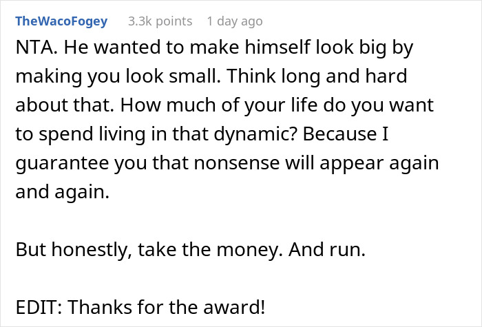 Reddit comment discussing boyfriend bragging about trip expenses and friends shocked by girlfriend&rsquo;s reveal behind it.