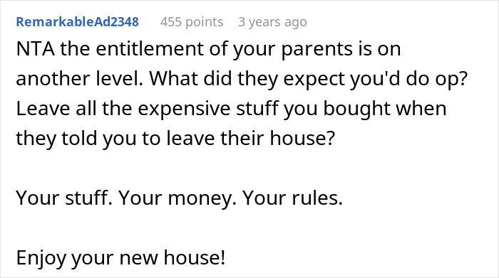 Reddit comment discussing parents kicking out daughter to move into her remodeled room and her reclaiming belongings.
