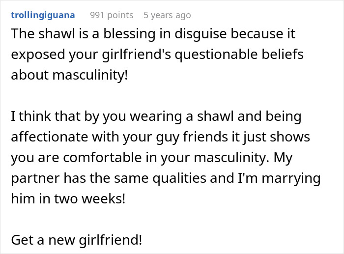 Alt text: Online discussion about guys buying shawls and their girlfriends calling them gay, highlighting masculinity and relationship views.