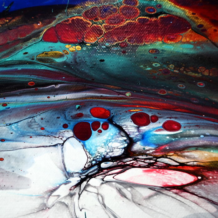 Hidden Treasure Beneath Black: Mesmerizing Faux Pillow Fluid Art